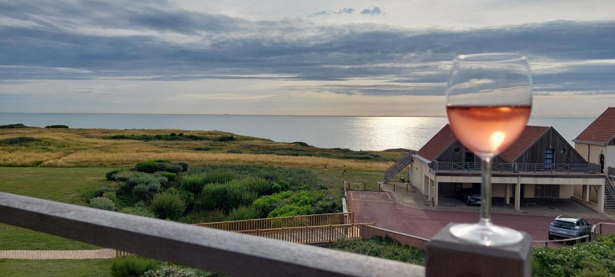 Le 246 - Duplex Face A La Mer Pour 4 Personnes, Wifi, Tv Full Sat, Parking Wimereux Exterior photo
